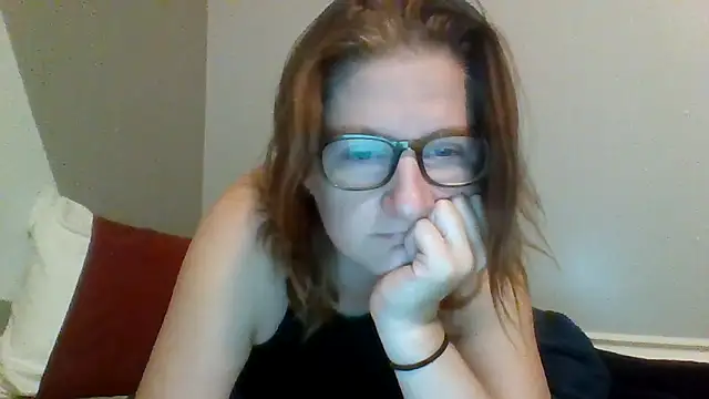 Eluradess online show from October 12, 7:49 pm