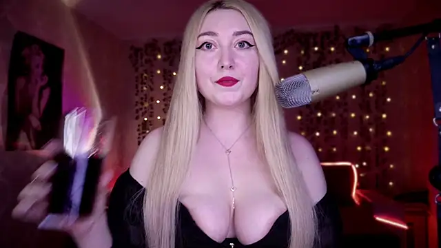 AllisonBlack  online show from May 2, 9:18 pm