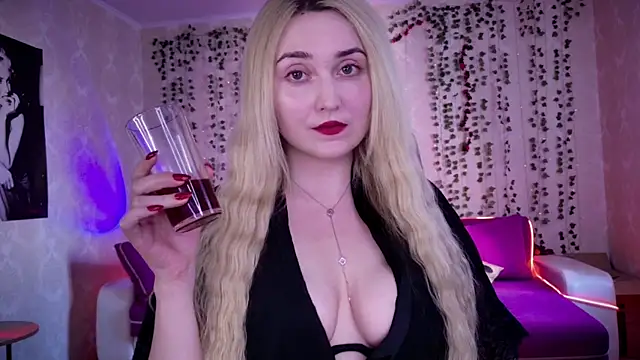 AllisonBlack  online show from May 24, 2:32 am