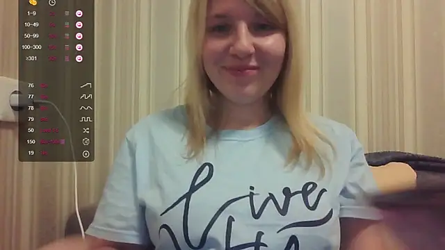 Snapshot of urbadkitty chatting on October 4, 4:55 pm urbadkitty online show from October 4, 4:55 pm