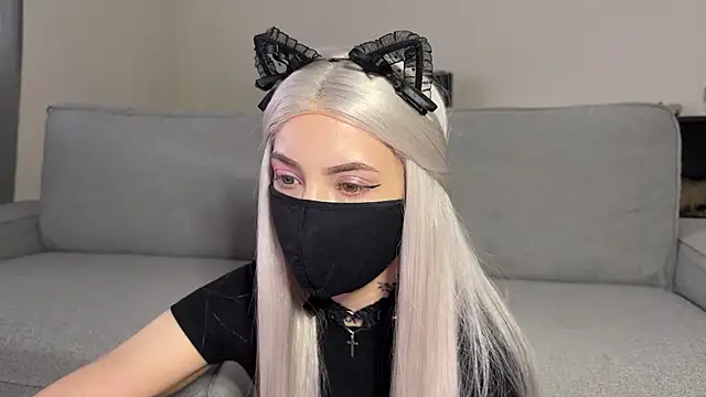 michiko  online show from April 6, 10:49 am