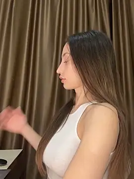 Polli Kiss online show from November 12, 9:57 pm