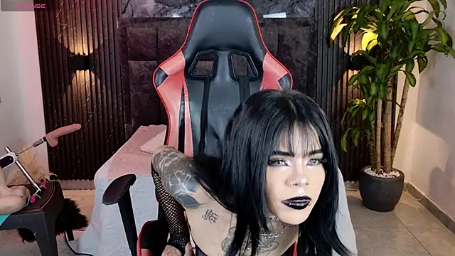 Sweet devill  online show from September 26, 1:14 am