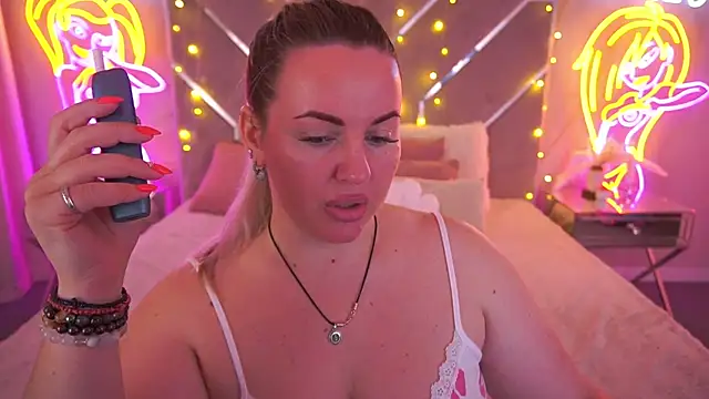KiraCandyS online show from May 10, 8:55 pm