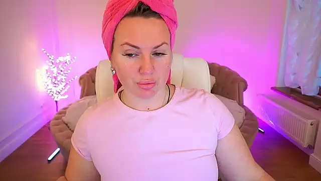 KiraCandyS online show from February 15, 2:27 pm