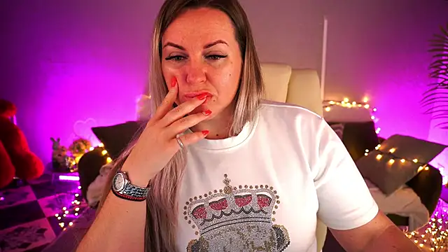 KiraCandyS online show from May 13, 10:37 pm