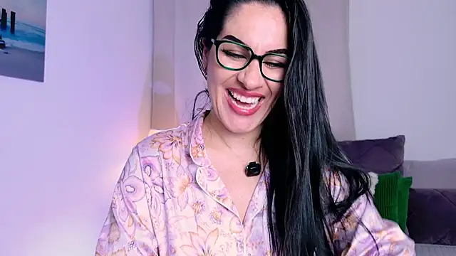 Pamela Rosal online show from May 5, 12:57 am