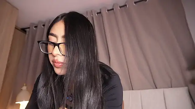 Sara albrecht online show from March 4, 3:35 am