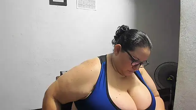 tetasgrandes karol online show from May 1, 9:51 pm