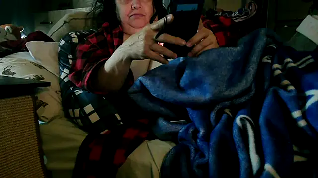 WHITEDAROSE online show from November 18, 5:58 pm