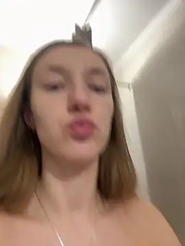 KateRedgar online show from May 20, 1:30 pm