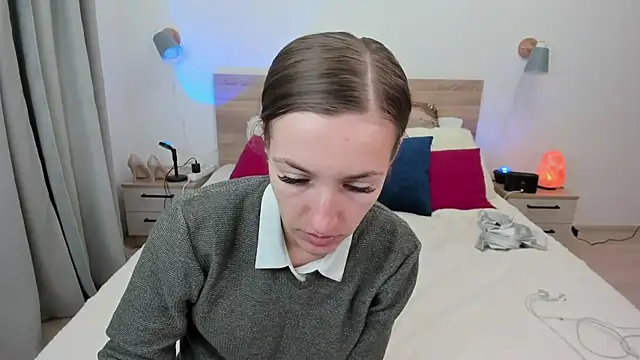 KateRedgar online show from October 7, 5:06 pm