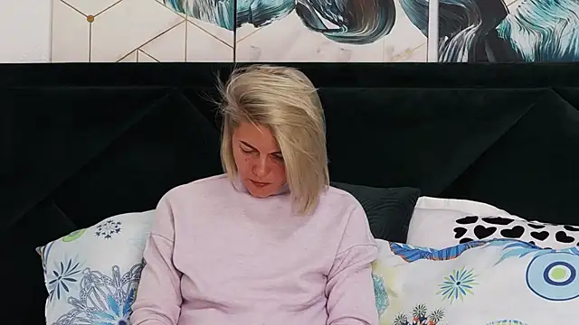 tanyagrey online show from April 9, 7:47 am