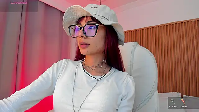 sophiecherry  online show from November 12, 2:20 am