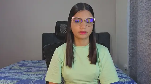 LiaOrtiz69 online show from July 23, 7:44 pm