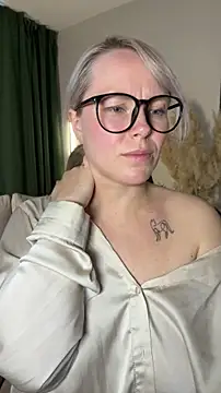 Charming Daphny online show from May 22, 6:44 am