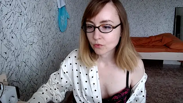 Athena Richards online show from May 29, 9:51 am