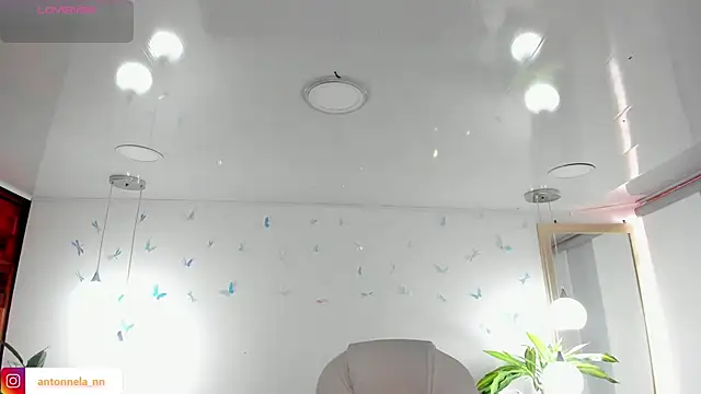  Antonnela  online show from February 22, 2:40 pm