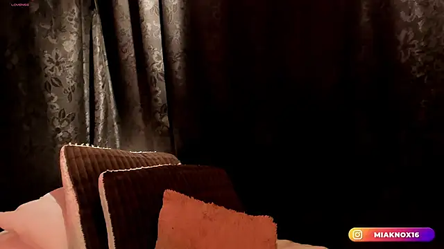 MiaKnox online show from March 9, 12:03 am