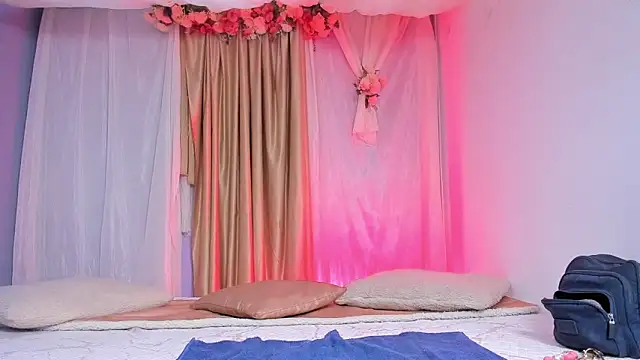 salomee star  online show from May 19, 7:54 pm