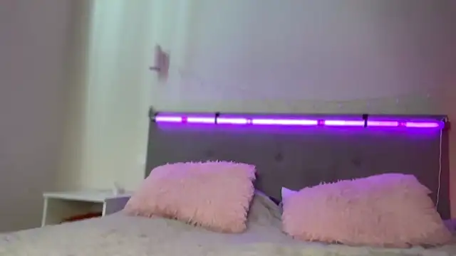 KesandAlex online show from April 2, 6:44 am