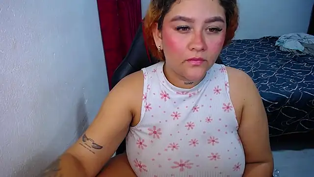 loly bigbooty4u online show from April 8, 7:32 am