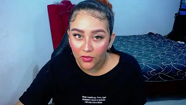 loly bigbooty4u online show from April 10, 5:24 am