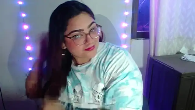 KathyGonzalez online show from November 28, 4:54 pm