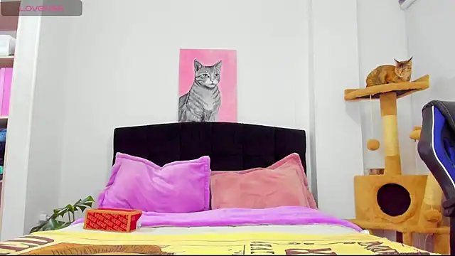 JuliaRose ks online show from April 1, 10:40 pm