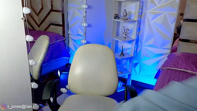 Jonesliam23 online show from May 16, 7:35 pm