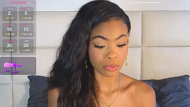 adaraSmiith online show from March 10, 8:35 pm