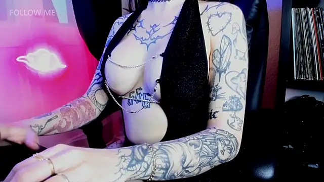 Demongirl6666 online show from May 21, 5:55 pm