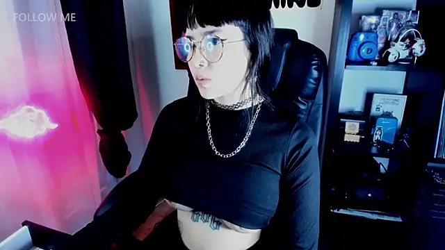 Demongirl6666 online show from April 29, 6:46 pm