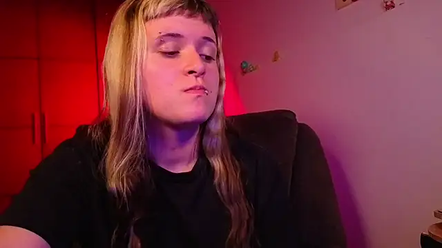 NEXT DOOR GIRL  online show from March 4, 1:01 am