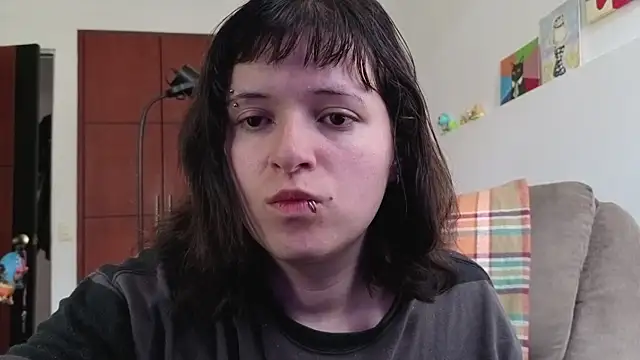 NEXT DOOR GIRL  online show from May 17, 1:43 pm
