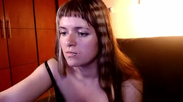 NEXT DOOR GIRL  online show from October 21, 10:58 pm