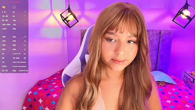 Snapshot of Sophiee_Velvet chatting on September 16, 1:41 pm Sophiee Velvet online show from September 16, 1:41 pm