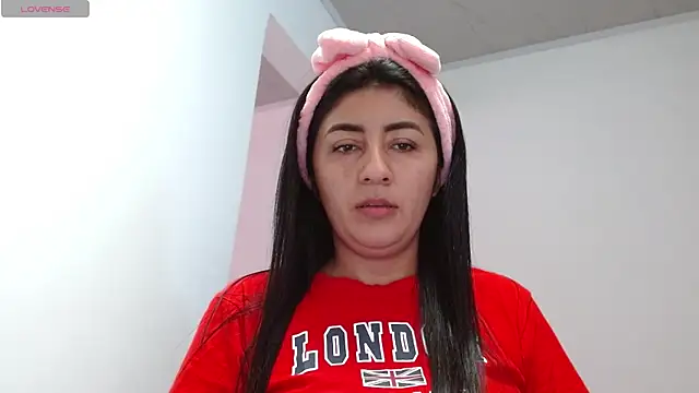 Snapshot of danna_peterson1 chatting on October 31, 8:13 pm danna peterson1 online show from October 31, 8:13 pm