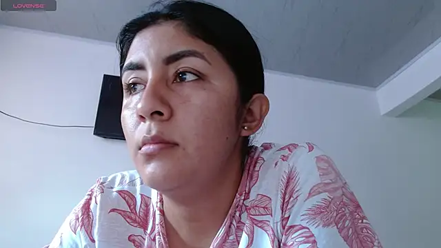 Snapshot of danna_peterson1 chatting on October 30, 8:10 pm danna peterson1 online show from October 30, 8:10 pm