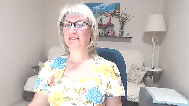 FleurMays online show from May 18, 6:08 am