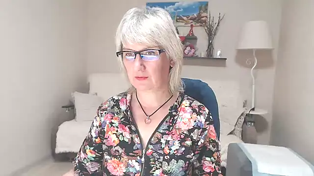 FleurMays online show from June 25, 5:12 am