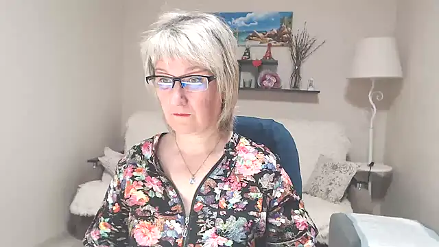 FleurMays online show from May 23, 4:22 am