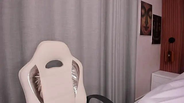 Leah Sweetie online show from November 13, 10:25 am