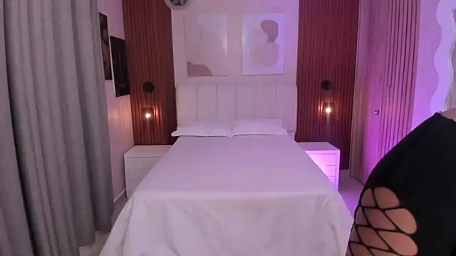 Leah Sweetie online show from November 8, 10:53 am