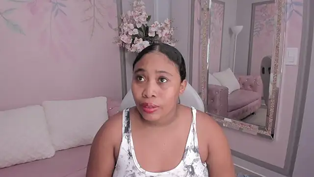 Leah Sweetie online show from November 15, 10:27 am