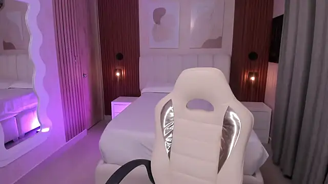 Leah Sweetie online show from October 23, 10:21 am