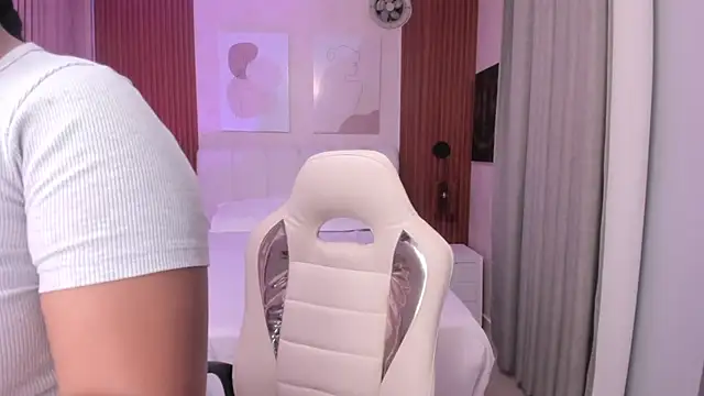 Leah Sweetie online show from October 22, 10:20 am