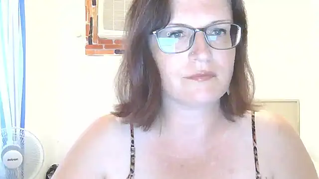 CrimsonMistress online show from April 14, 10:43 pm