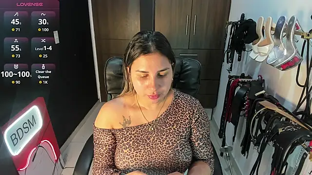 Snapshot of violet_bdsmx chatting on September 13, 9:34 pm violet bdsmx online show from September 13, 9:34 pm