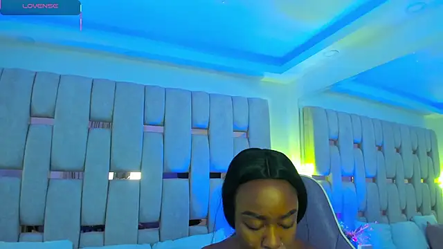 mia schwarz online show from February 5, 10:46 pm